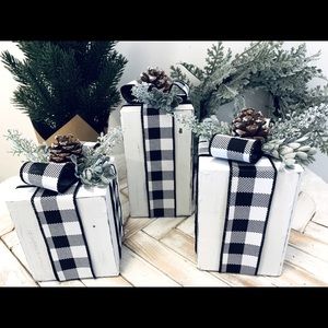 Farmhouse style presents